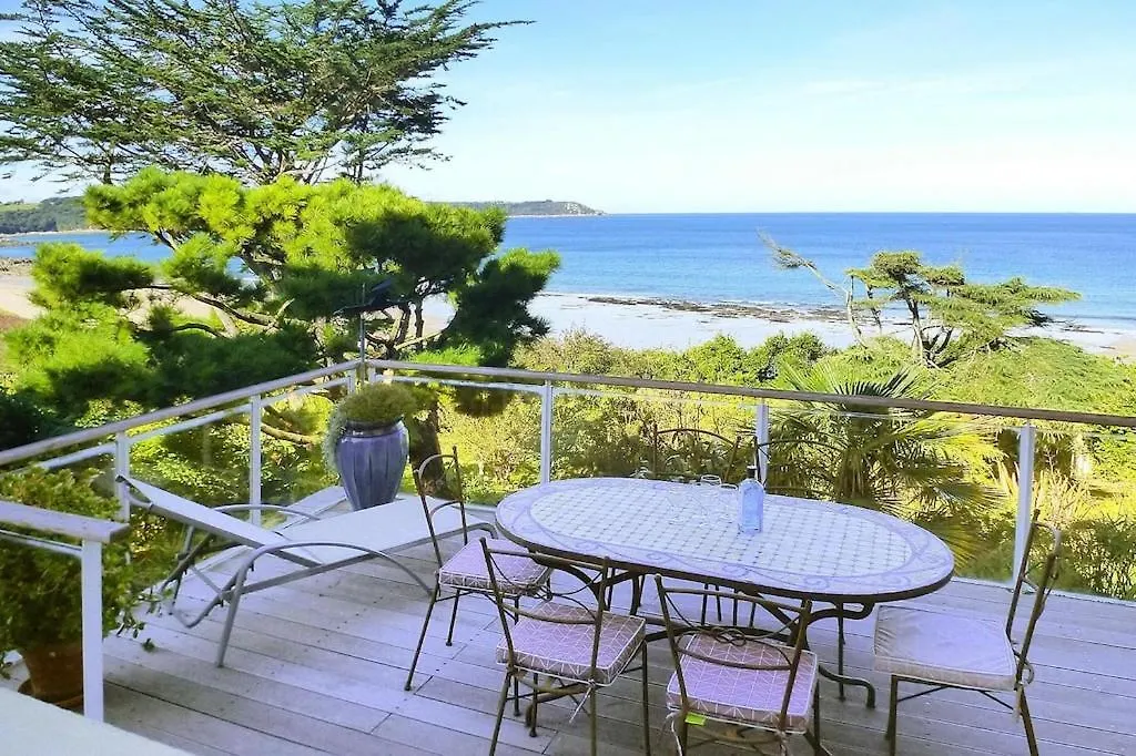 Holiday home Beautiful 4 Family Villa Overlooking The Beach Locquirec