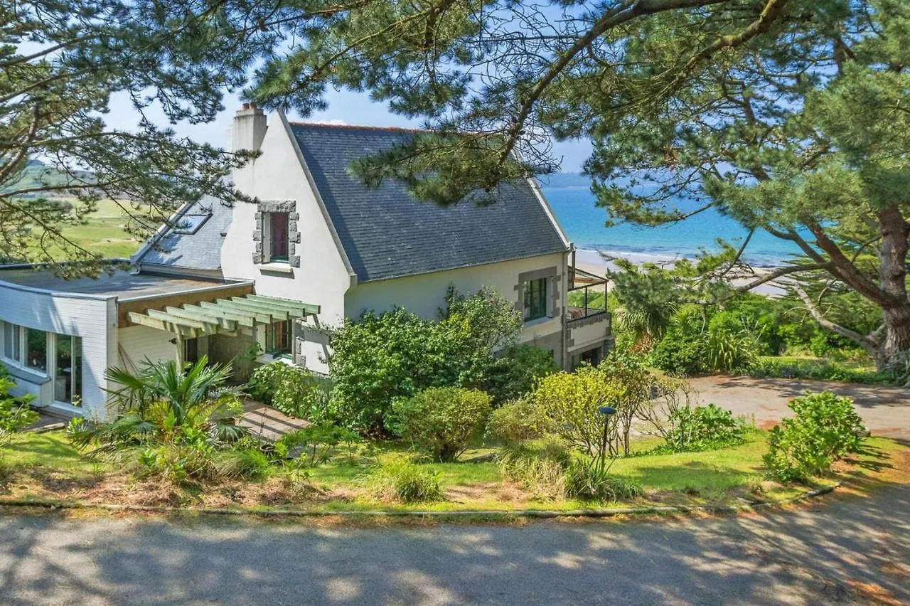 Beautiful 4 Family Villa Overlooking The Beach Locquirec