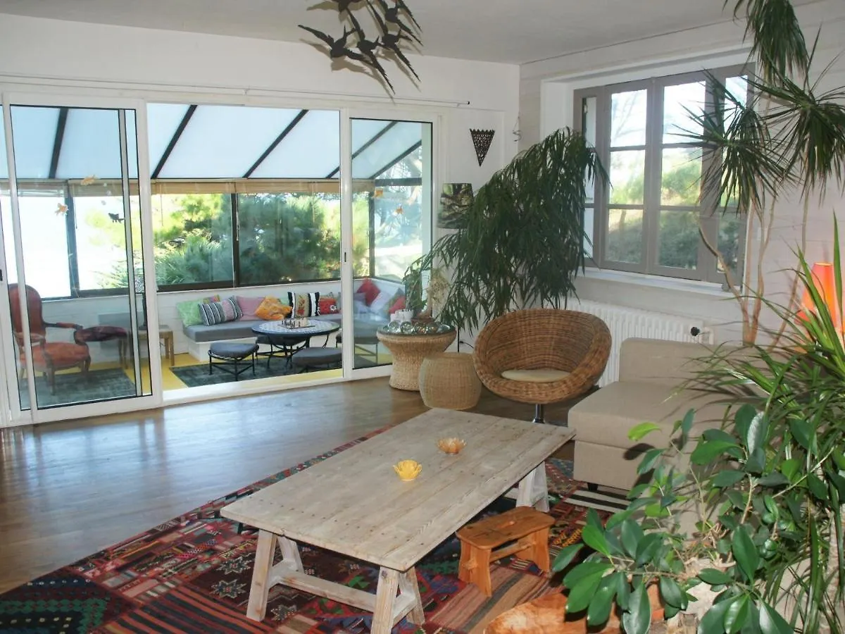 Beautiful 4 Family Villa Overlooking The Beach Locquirec