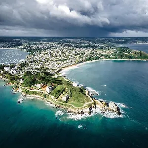 A Deux Pas De La Et Du Port ! Charmante Maison à Louer Locquirec